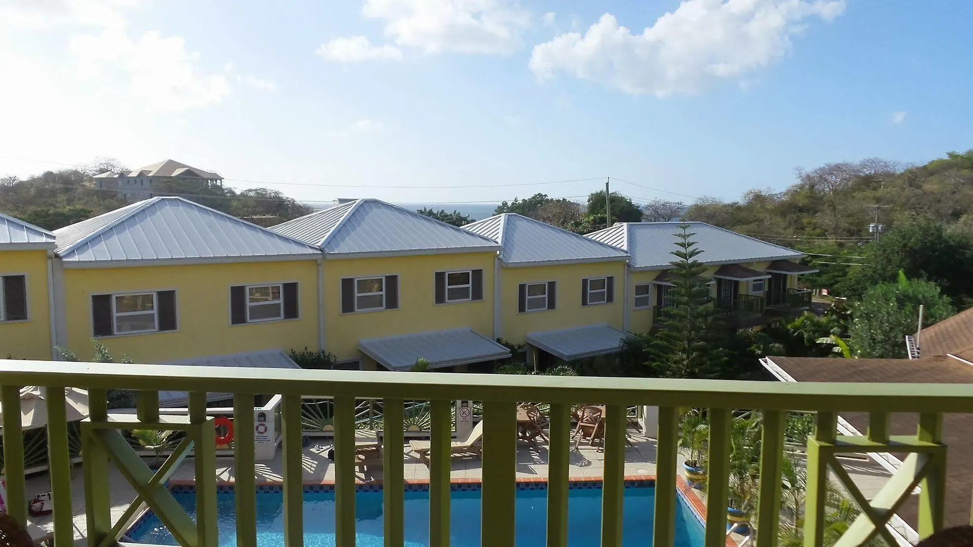 Grooms Beach Villa & Resort St. George's 3*,